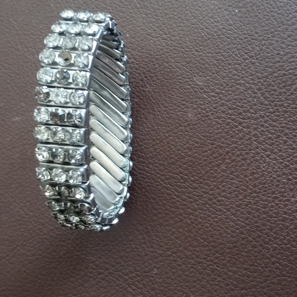 Vintage Rhinestone Stretch Bracelet Made in Hong Kong B10 AW - Picture 3 of 6